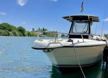 Pursuit 2670 Cuddy Center Console usata in vendita