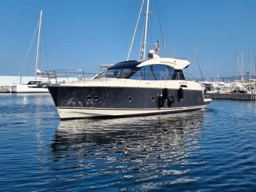 Beneteau Montecarlo 5S usado à venda