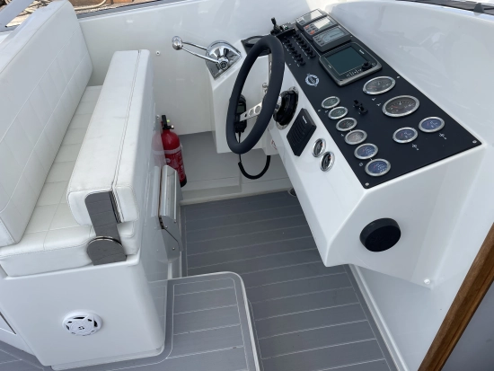 MAGNUM MARINE 35 HT usado à venda