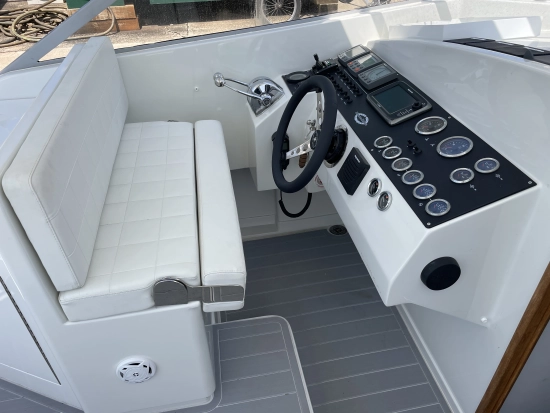 MAGNUM MARINE 35 HT usado à venda