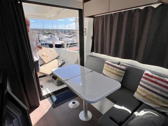 Beneteau Antares 11 OB usado à venda
