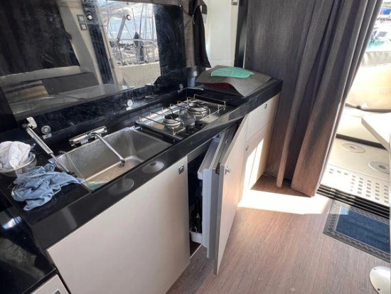 Beneteau Antares 11 OB usado à venda