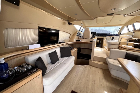 Ferretti 550 usado à venda
