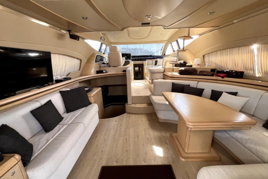Ferretti 550 usado à venda