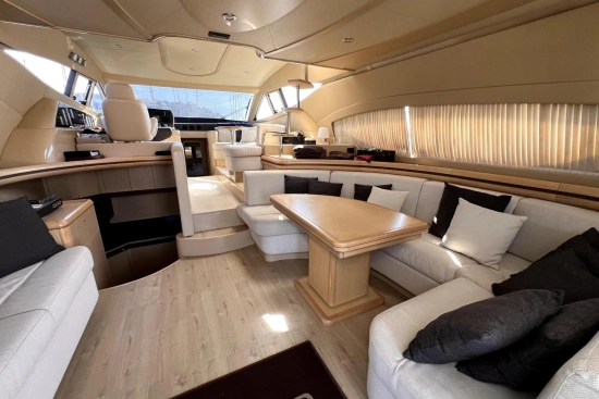 Ferretti 550 usado à venda