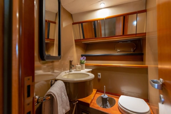 Ferretti Altura 52s usado à venda