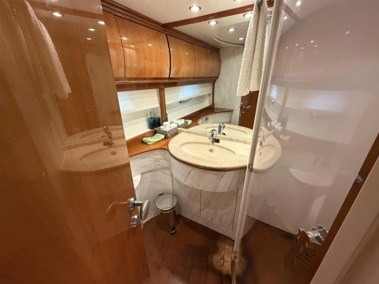 Pershing 65 usata in vendita