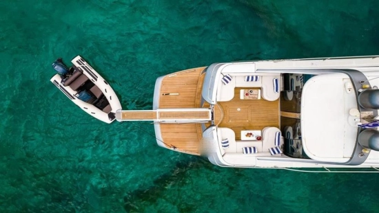Pershing 65 usata in vendita