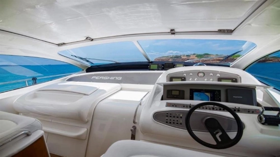 Pershing 65 usata in vendita
