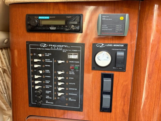Regal 2765 Commodore usado à venda