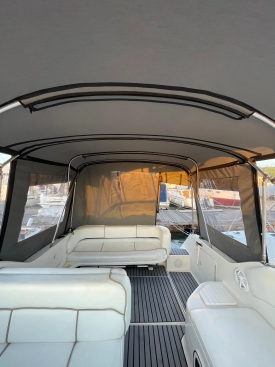 Sea Ray Sundancer 250 usado à venda
