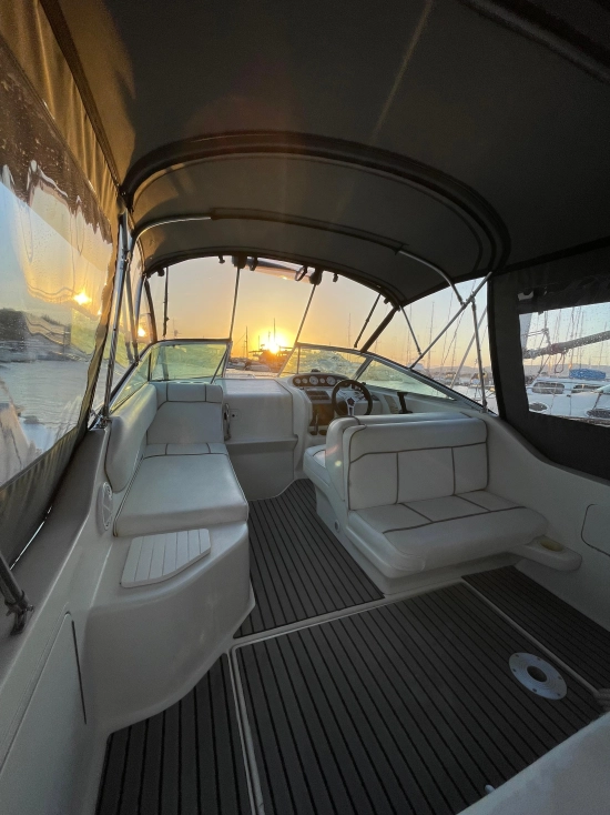 Sea Ray Sundancer 250 usado à venda