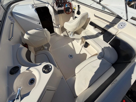 Rinker Captiva 232 Cuddy 2008 Special Edition usata in vendita