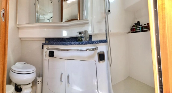 Cabo Yachts Express 40 usata in vendita