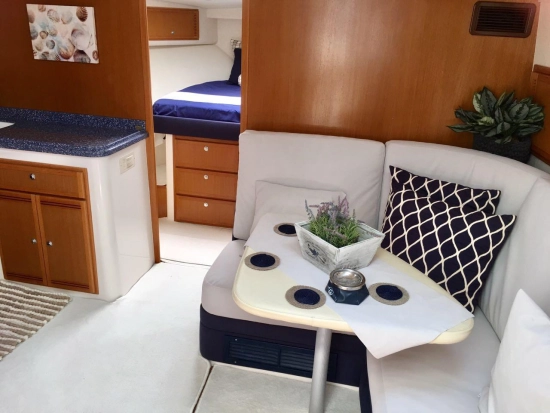 Cabo Yachts Express 40 usata in vendita
