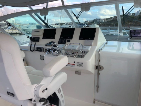 Cabo Yachts Express 40 usata in vendita