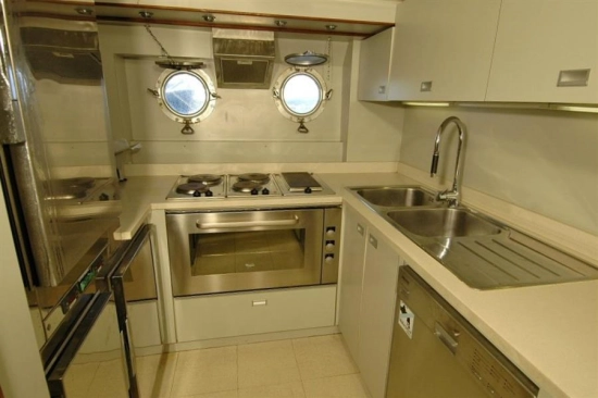 Benetti 32 metre usado à venda