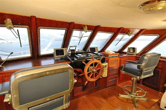 Benetti 32 metre usado à venda