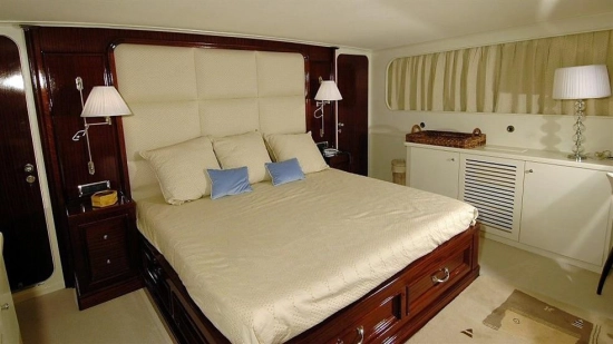 Benetti 32 metre usado à venda