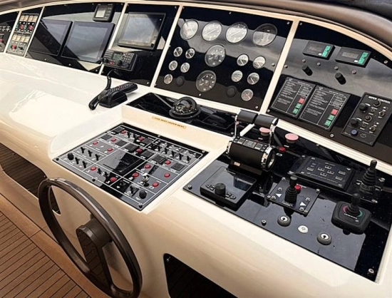 Overmarine MANGUSTA 72 usado à venda