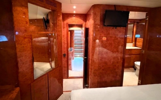 Overmarine MANGUSTA 72 usado à venda