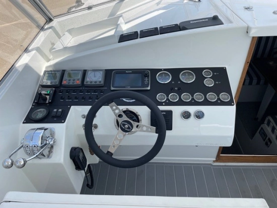 Magnum Marine 35 Hard Top usata in vendita