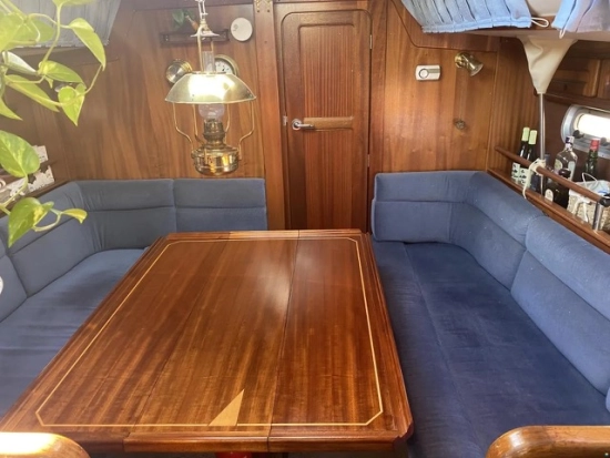 Bavaria Yachts 350 Lagoon usado à venda