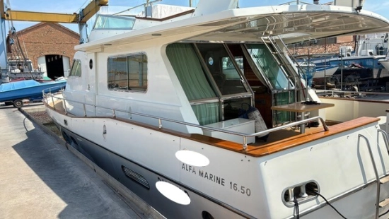 Alfamarine 16.50 usado à venda