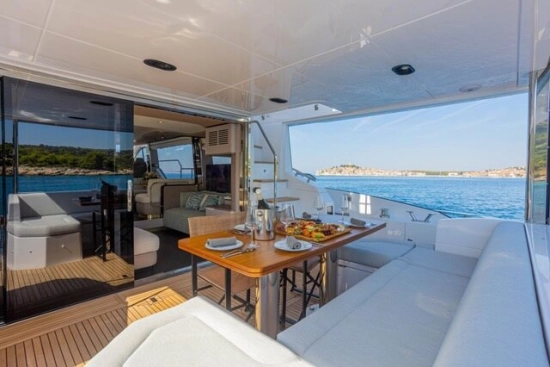 Azimut 60 Fly HT usado à venda
