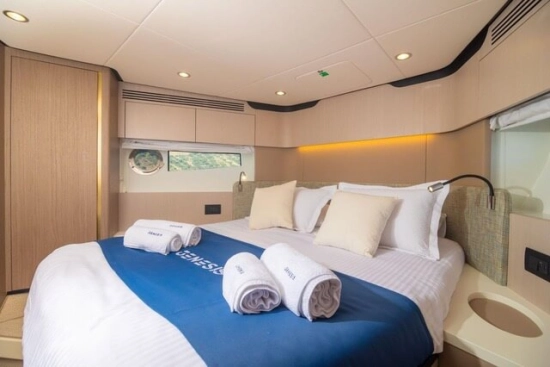 Azimut 60 Fly HT usado à venda