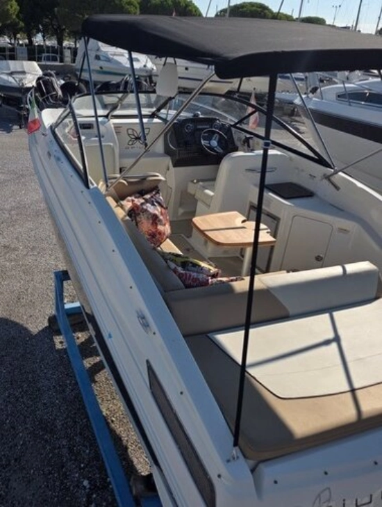 Bayliner 742 CU usata in vendita