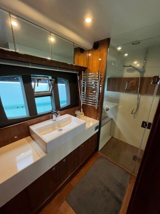 Fairline Squadron 65 usado à venda