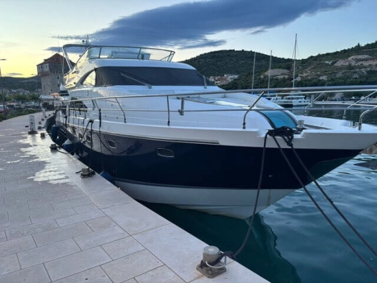 Fairline Squadron 65 usado à venda