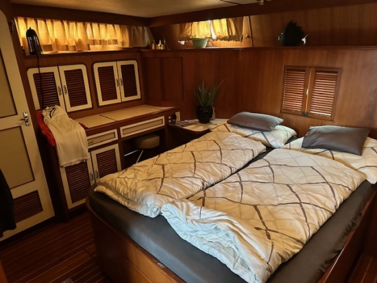 Histar 47 Aftcabin usado à venda