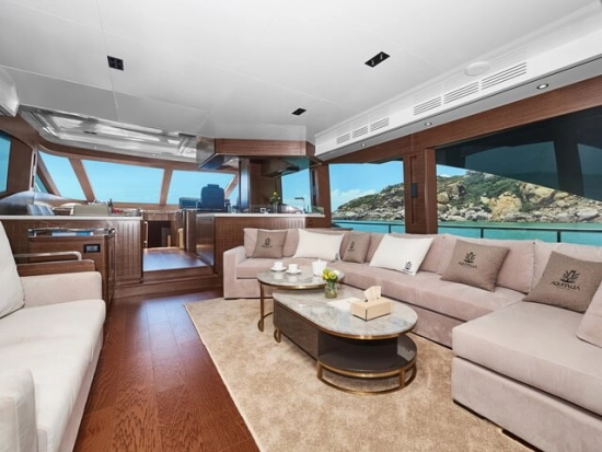 Fujian Yihong Yacht Corp. Aquitalia 28 Motoryacht nuevo en venta
