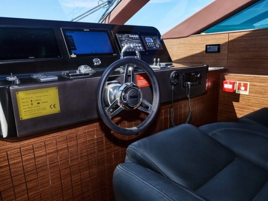 Fujian Yihong Yacht Corp. Aquitalia 28 Motoryacht nuevo en venta