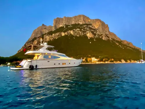 Elegance Yacht 68 Fly de segunda mano en venta