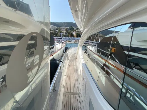 Elegance Yacht 68 Fly de segunda mano en venta