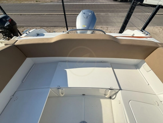 Jeanneau Cap Camarat 6.5 DC de segunda mano en venta