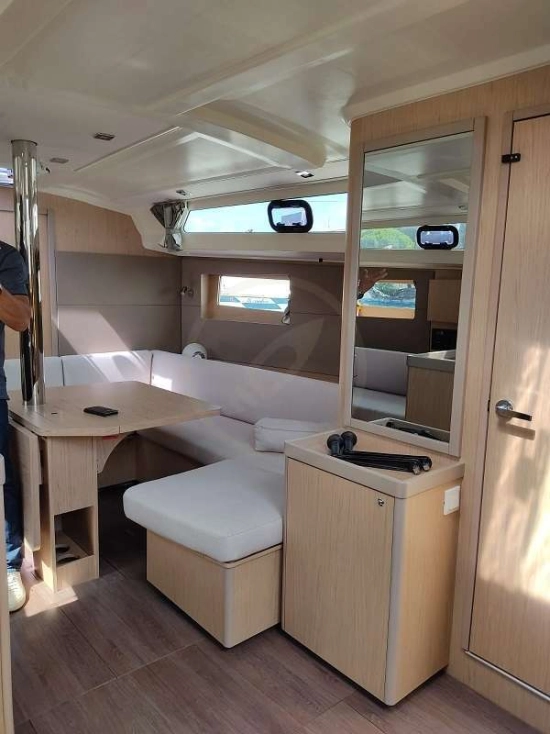 Beneteau Oceanis 41.1 usado à venda
