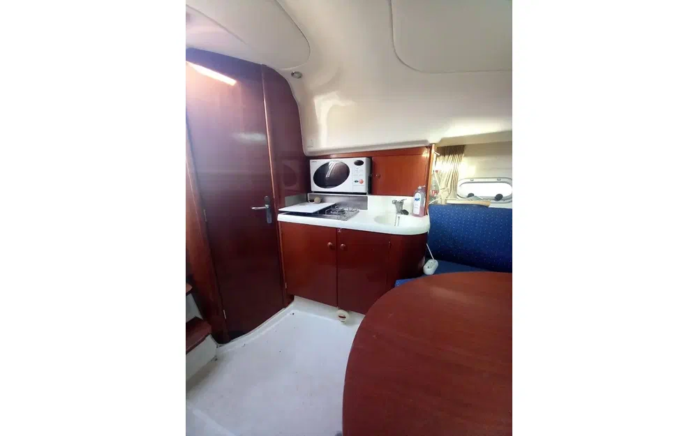 Jeanneau Leader 805 usado à venda