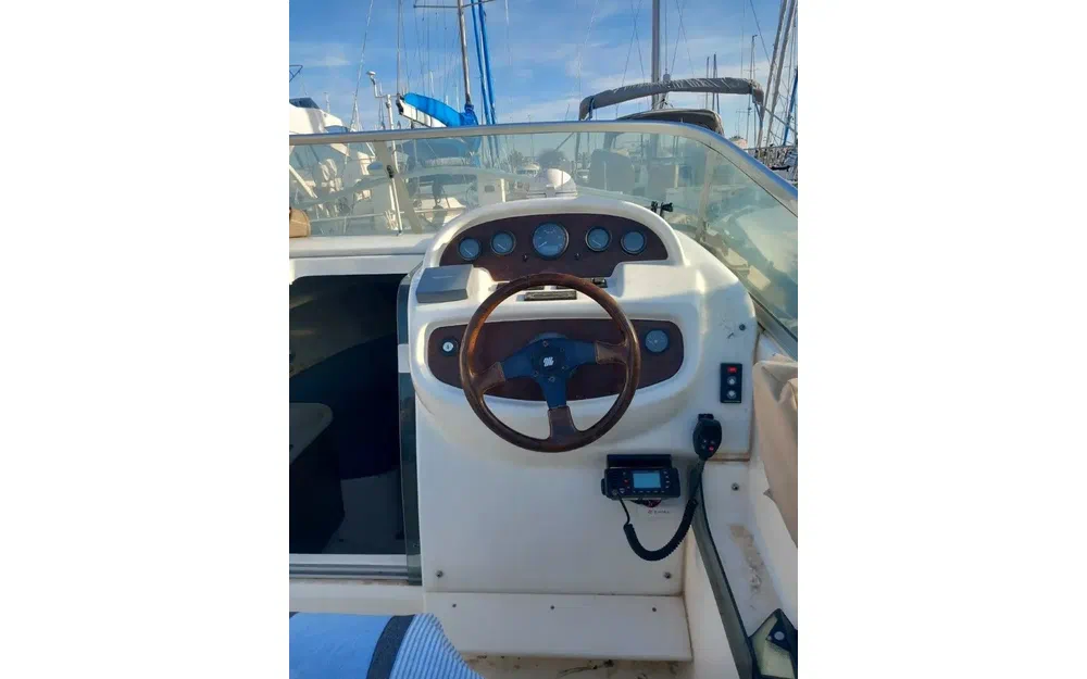 Jeanneau Leader 805 usado à venda