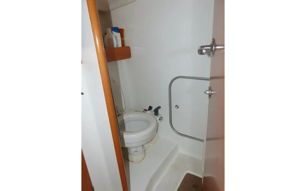 Beneteau Antares 10.80 usado à venda