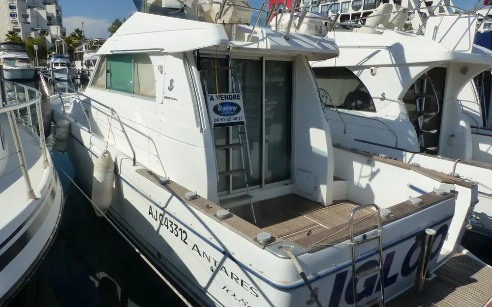 Beneteau Antares 10.80 usado à venda
