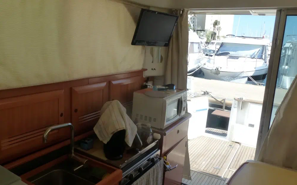 Beneteau Antares 10.80 usado à venda