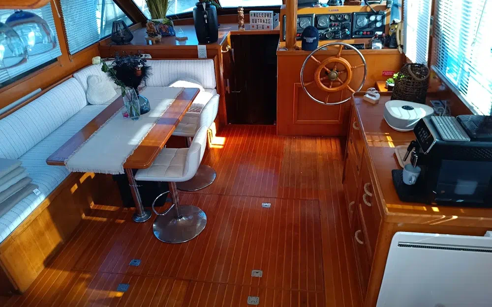 Viking Yachts Monterey 46 usado à venda