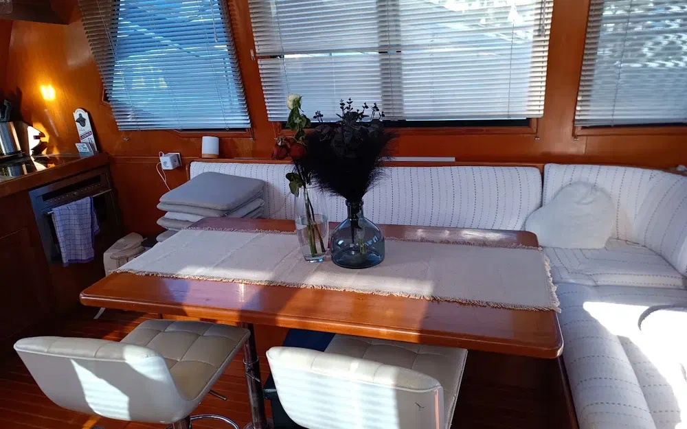 Viking Yachts Monterey 46 usado à venda