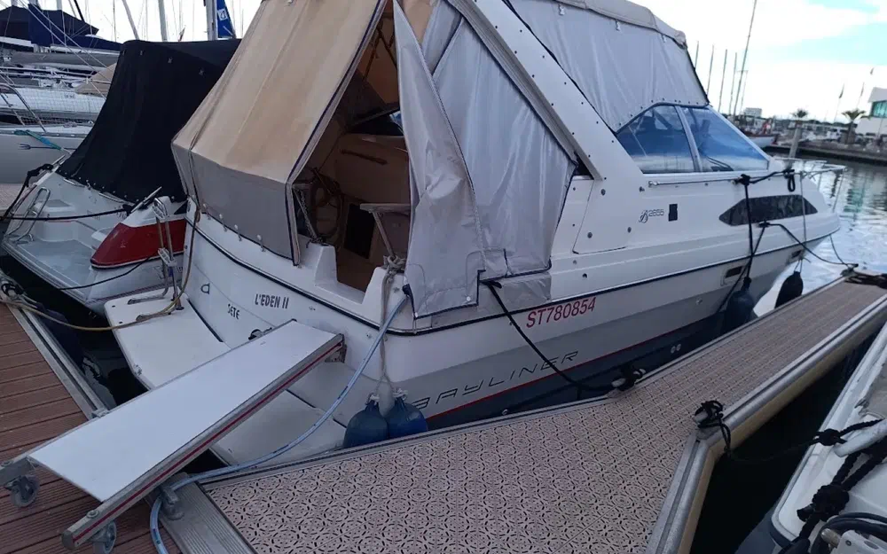 Bayliner 2655 Ciera Sunbridge usata in vendita