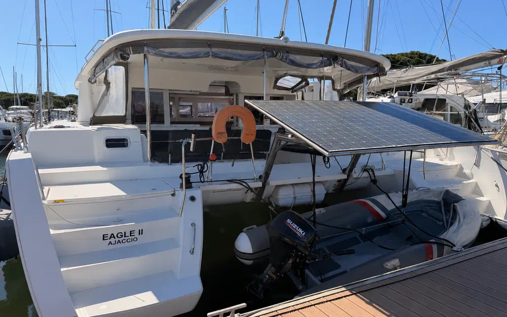 Lagoon 450 F usado à venda