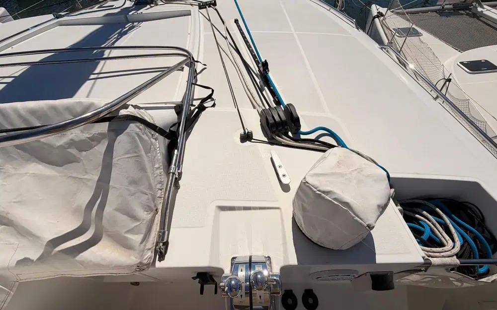 Lagoon 450 F usado à venda